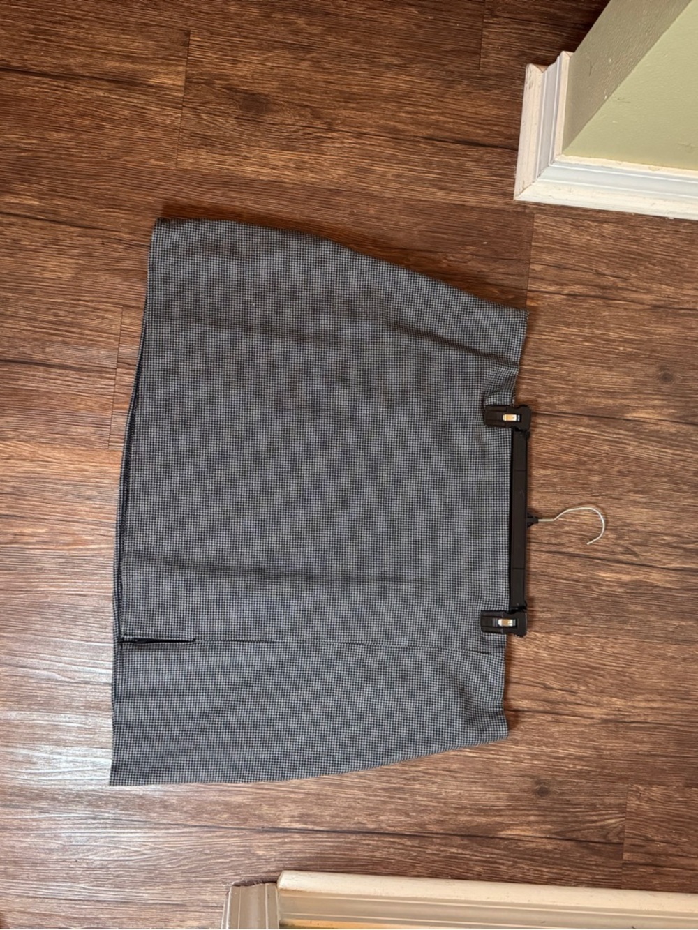 Old Navy Black and White Houndstooth Pencil Skirt